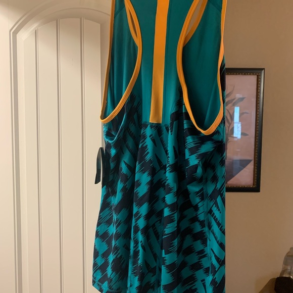 New nike top,size XL - Picture 2 of 6